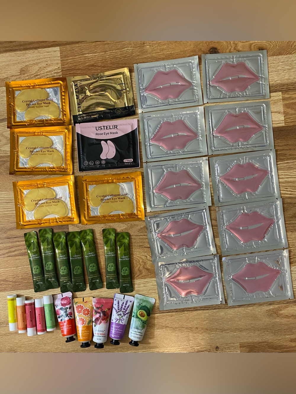 Customer Appreciation Bundle 33 pieces NWOT